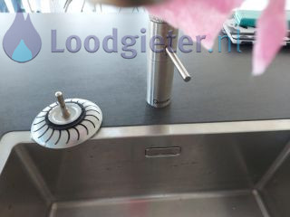 Loodgieter Spijkenisse Spoelbak plaatsen