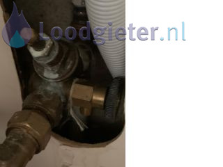 Loodgieter Lekkend hoekstopkraantje Tussenkraan/ stopkraan vervangen