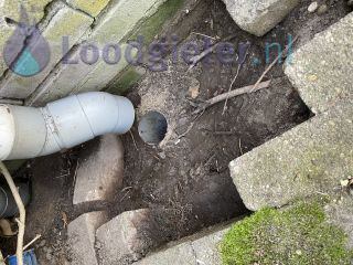 Loodgieter Regenpijp verstopt Verstopte regenpijp + aansluiten