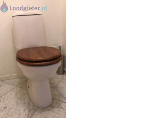 Loodgieter Vlotter Duoblock wc waarvan het binnenwerk niet meer werkt