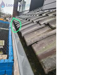 Loodgieter Zinken dakgoot Lekkage zinken dakgoot.
