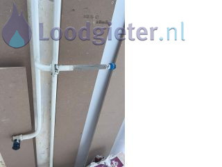 Loodgieter Radiator aansluiten Leidingwerk afdoppen + radiator aansluiten