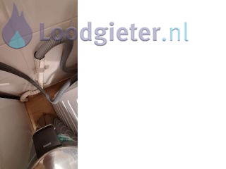 Loodgieter Vaatwasser aansluiten Vaatwasser en wasmachine aansluiten op 1 afvoer.