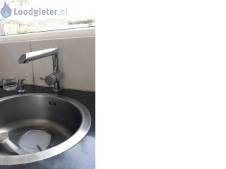 Loodgieter Keukenkraan zit los Keukenkraan zit los