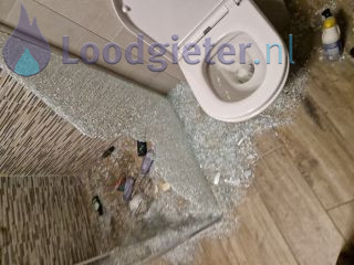 Loodgieter Douchecabine Vervanging schuifdeur en wand van de douche