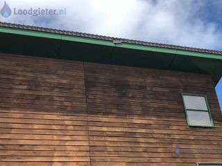 Loodgieter Vervangen dakpannen dakpan is weg of recht leggen