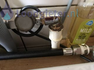 Loodgieter Gasleiding verroest Koppeling van een 4 pits gasstel vervangen